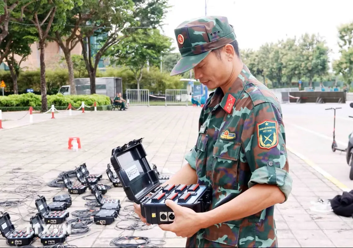 lần đầu điểm hỏa tự động-h1