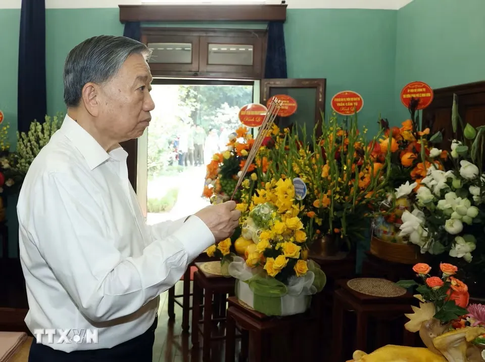 tong-bi-thu-chu-tich-nuoc-to-lam-dang-huong-tuong-nho-chu-tich-ho-chi-minh5