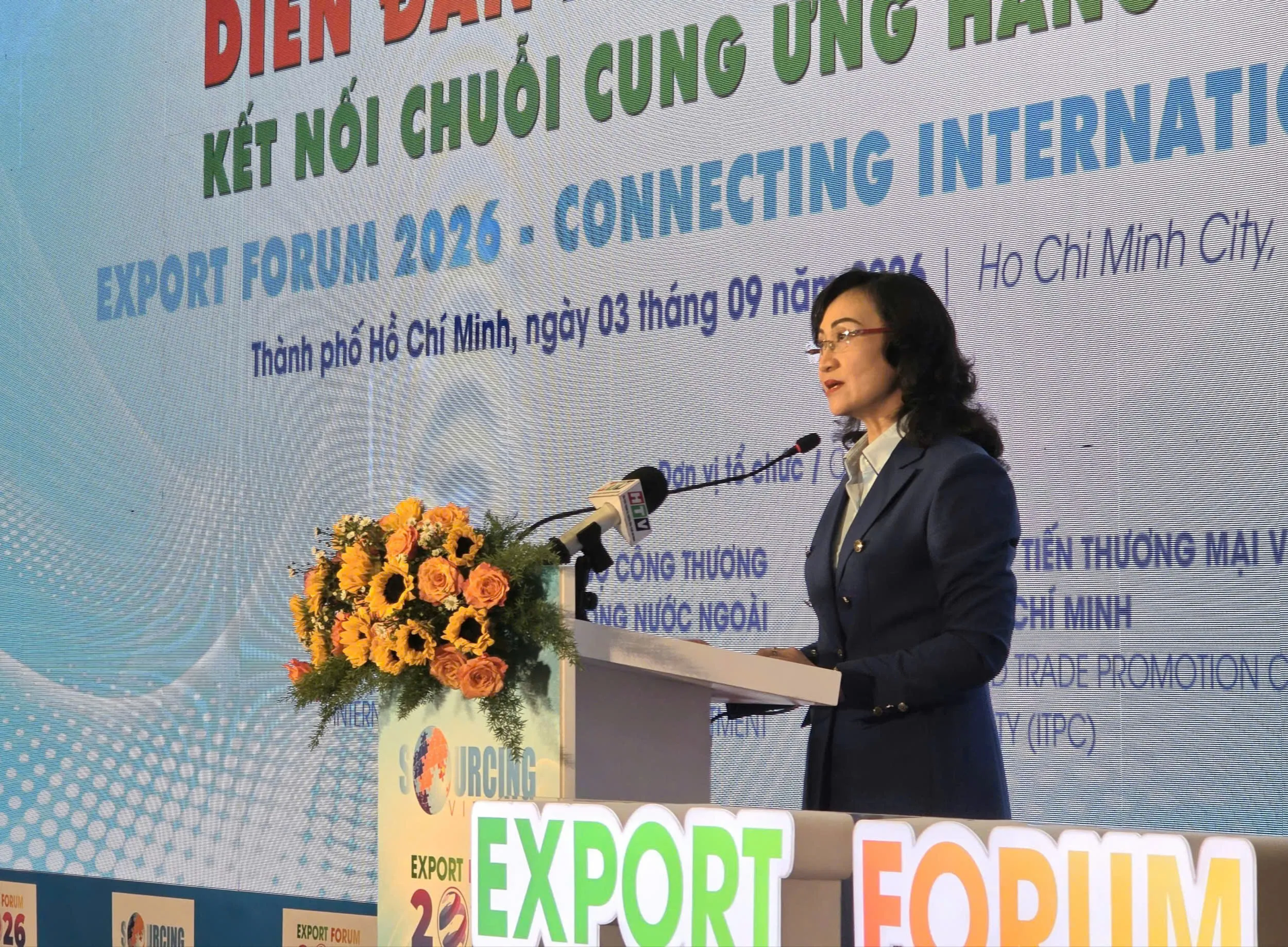 Bà Phan Thị Thắng - Thứ trưởng Bộ Công Thương phát biểu tại Diễn đàn xuất khẩu năm 2026 - Ảnh Bá Nam