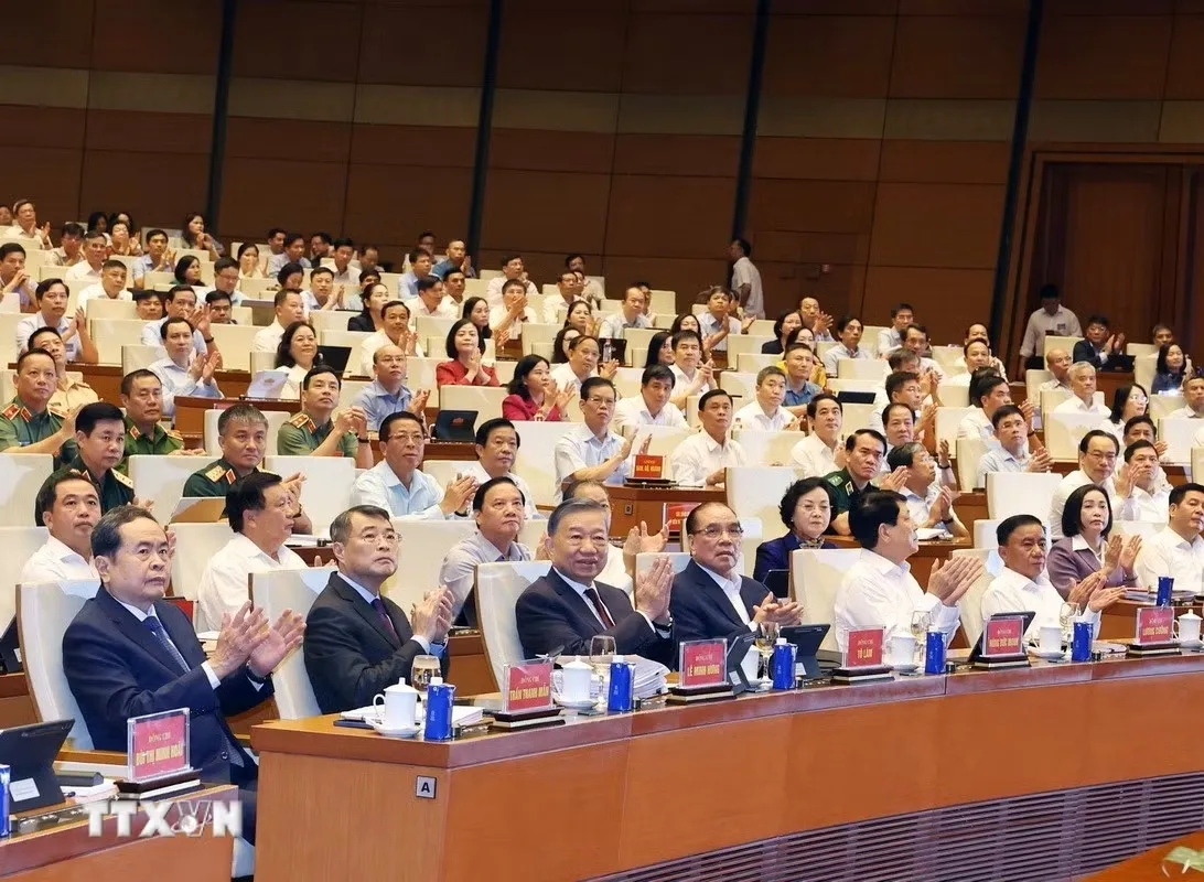 hoi-nghi-toan-quoc-nghien-cuu-hoc-tap-quan-triet-va-trien-khai-mot-so-nghi-quyet-chi-thi-cua-bo-chinh-tri-6-