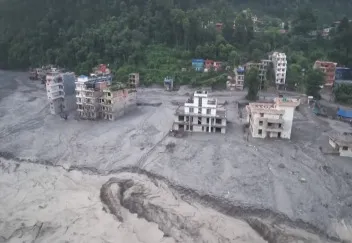 Trung Quốc công bố nguyên nhân gây ra lũ quét tại Nepal- Ảnh 1.