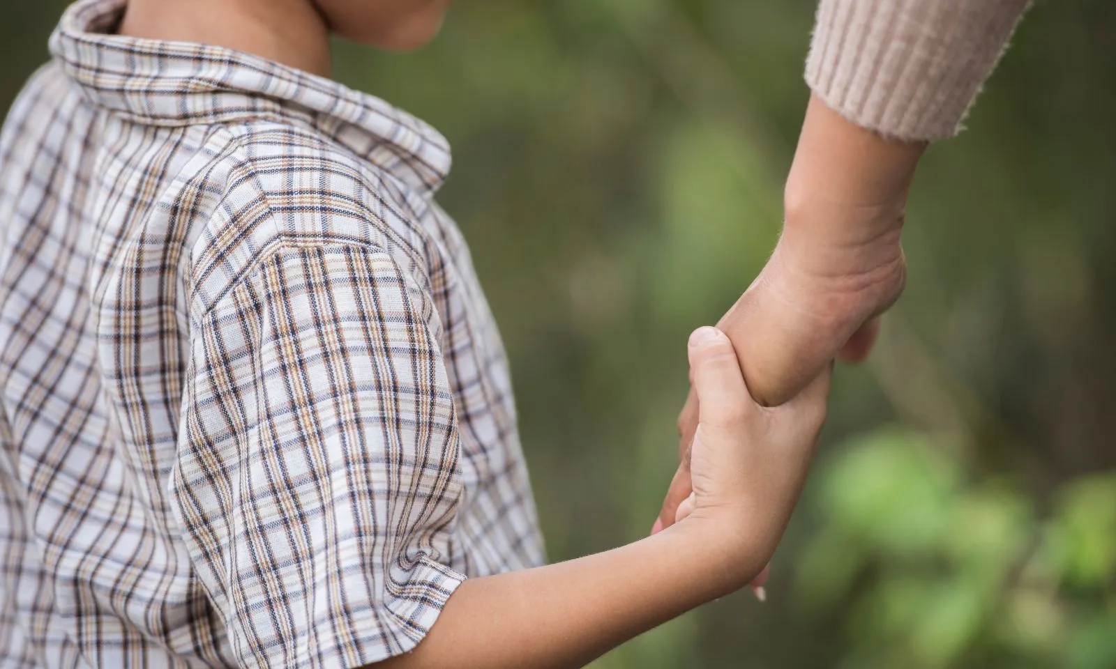 Mẹ có chồng cờ bạc, gái gú, con trai bất ngờ ra “yêu sách”