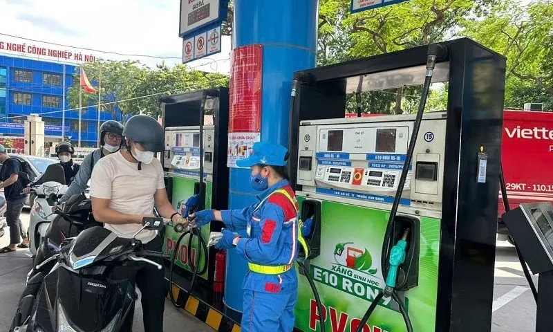 Từ 15 giờ ngày 3/9: Giá xăng E10 tăng lên 23.274 đồng/lít