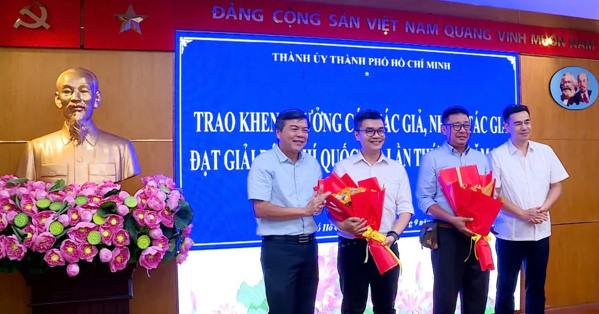 TP. Hồ Chí Minh khen thưởng các tác giả đạt Giải Báo chí Quốc gia năm 2025