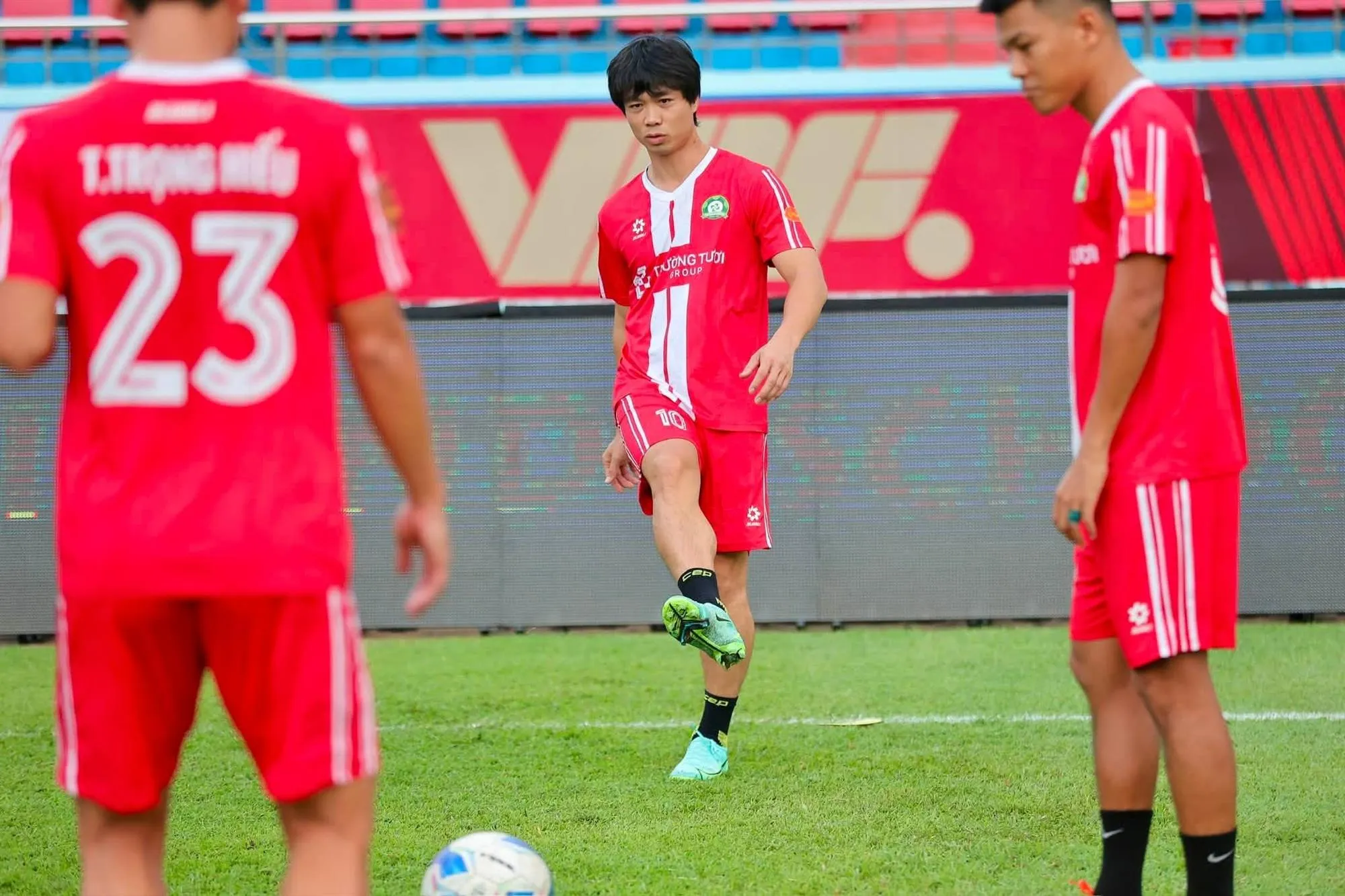 cong-phuong-v-league