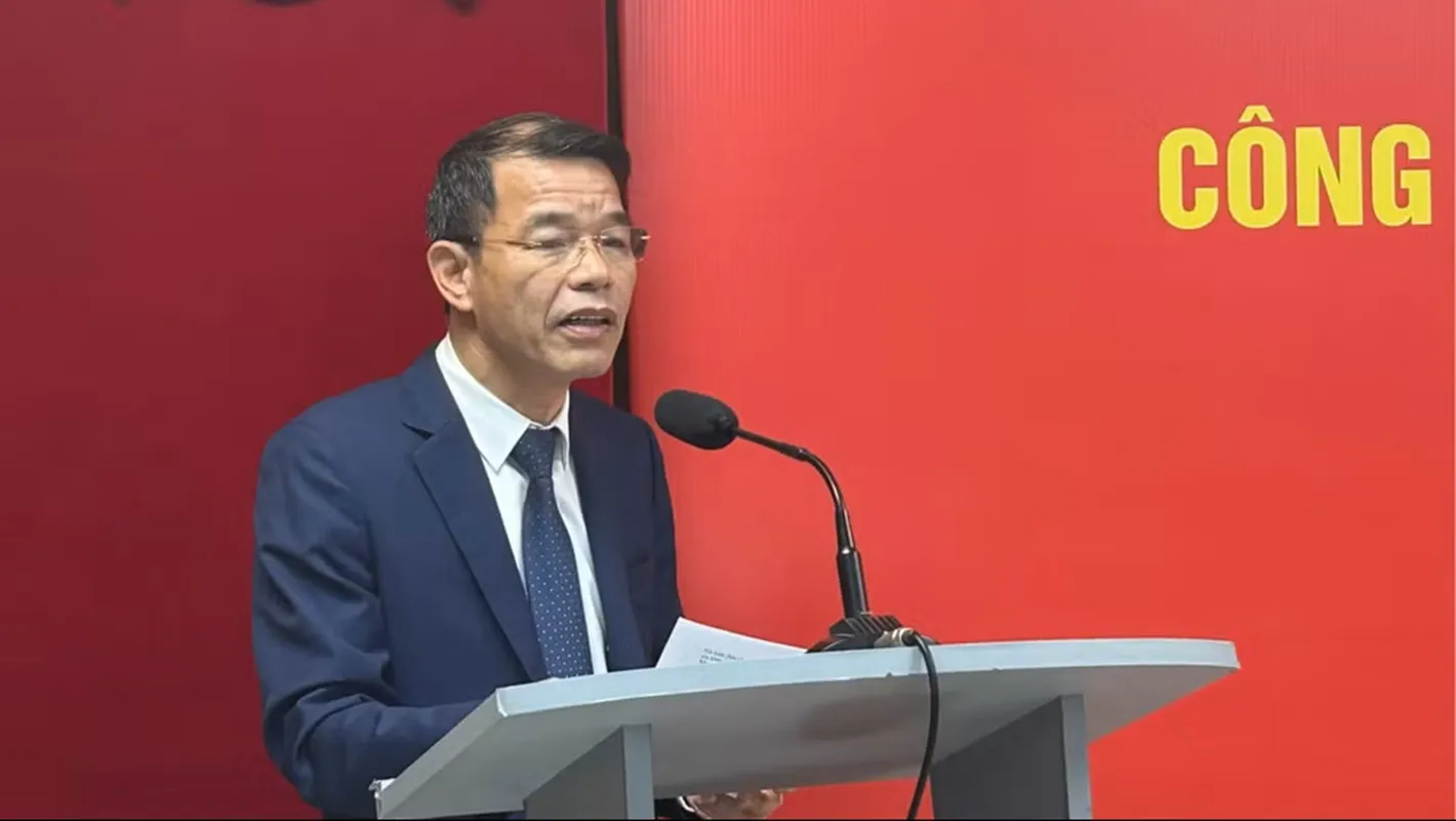 Đồng chí Vũ Thanh Mai phát biểu ý kiến nhận nhiệm vụ tại hội nghị