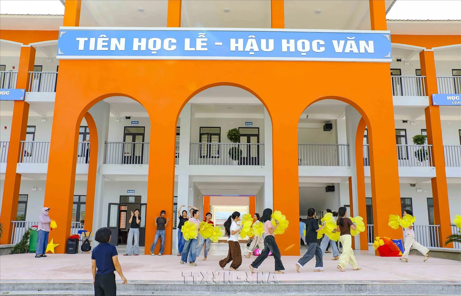 Học sinh Trường Phổ thông dân tộc nội trú liên cấp Tiểu học và Trung học cơ sở xã Thanh Yên tập văn nghệ chuẩn bị cho Lễ khai giảng năm học mới