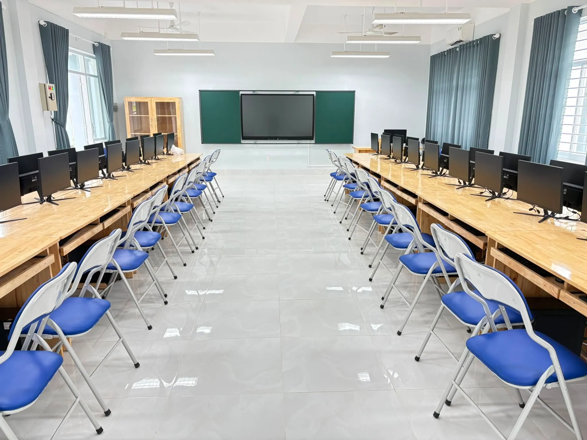 Phòng thực hành Tin học - trường THPT Võ Nguyên Giáp