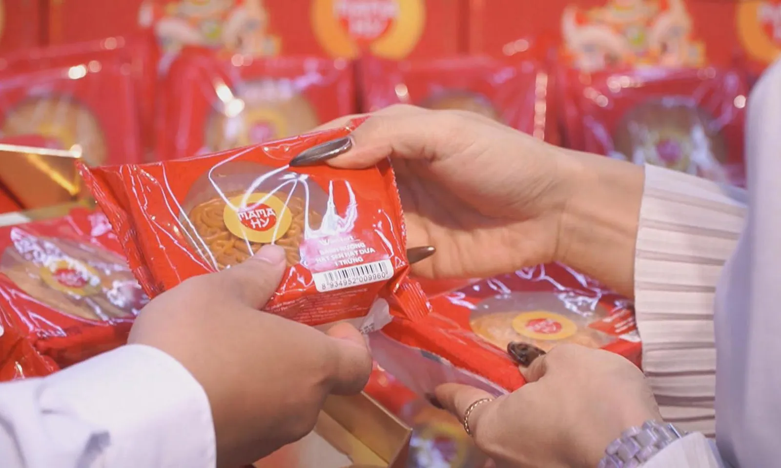 Bánh Trung thu rộn ràng xuống phố tại TP. Hồ Chí Minh