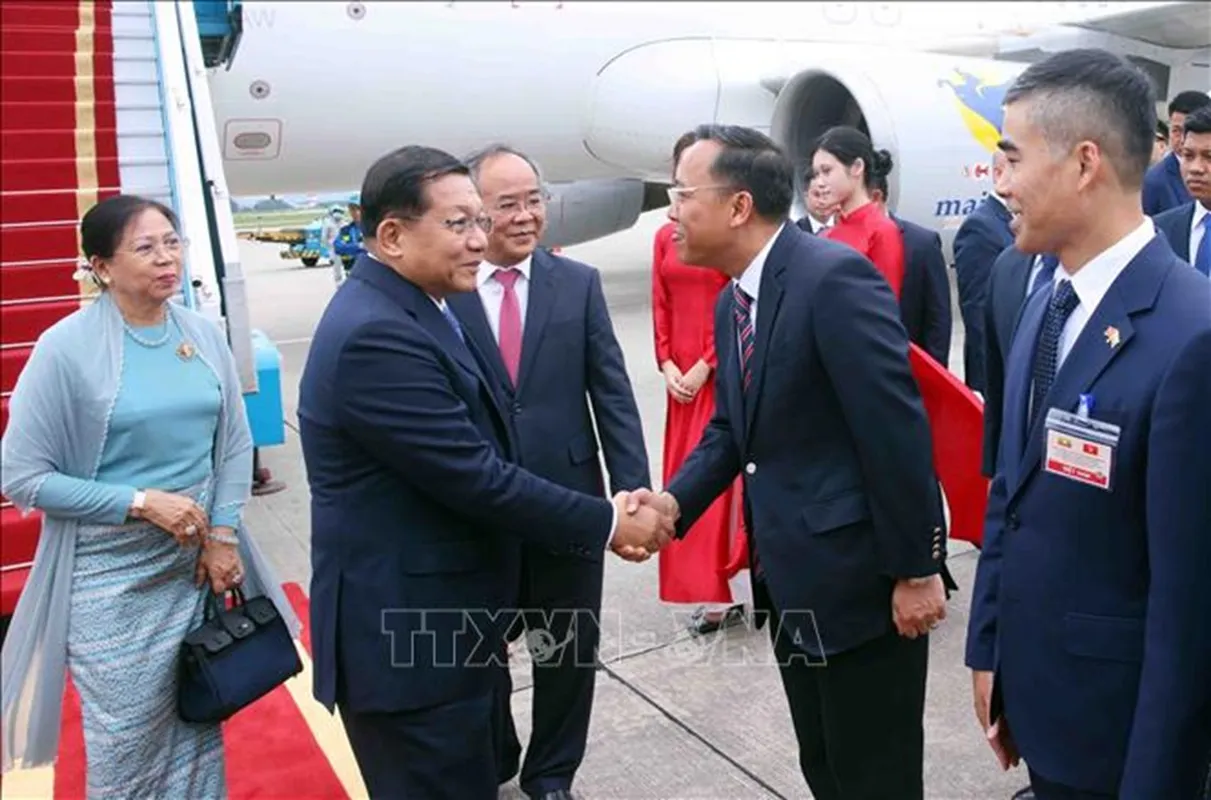 Tổng thống Myanmar và Phu nhân đến Hà Nội-h2