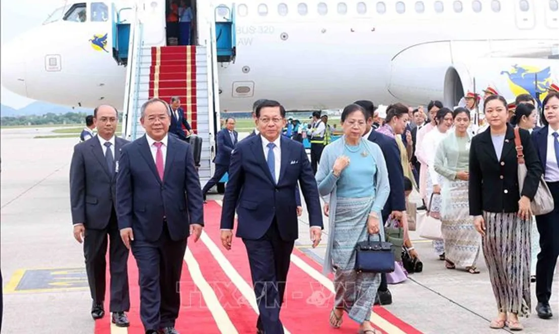 Tổng thống Myanmar và Phu nhân đến Hà Nội, bắt đầu thăm chính thức Việt Nam