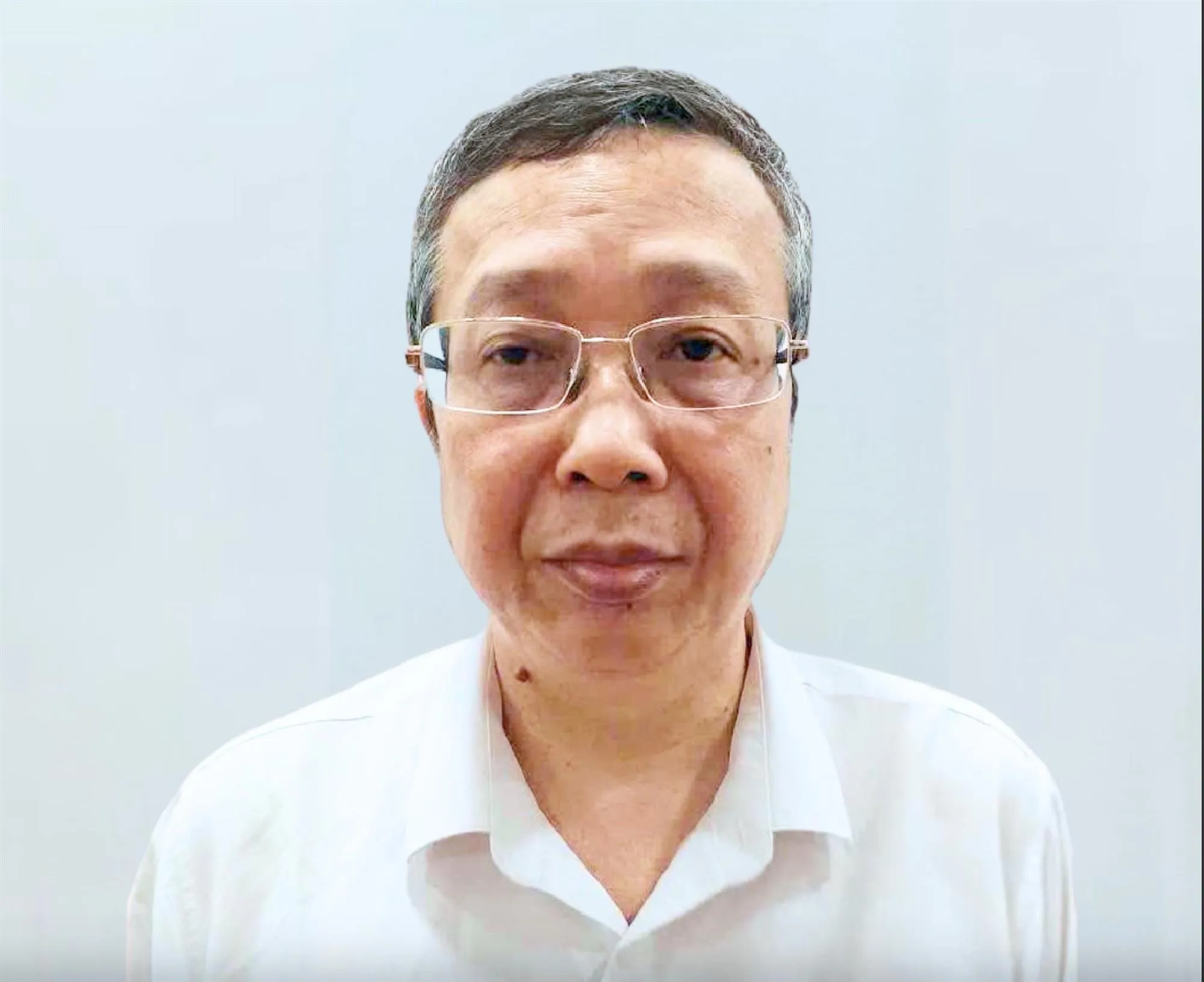 Ông Hoàng Trung - Thứ trưởng Bộ Nông nghiệp và Môi trường - bị khởi tố, bắt tạm giam với cáo buộc nhận hối lộ liên quan vụ án xuất khẩu sầu riêng - Ảnh: Bộ Công an