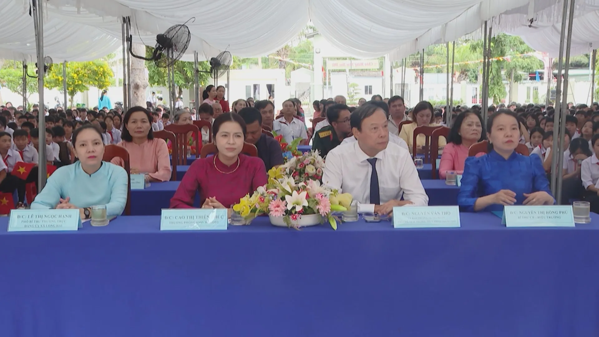 Thời sự trưa HTV ngày 5/9/2026 | Đồng chí Nguyễn Văn Thọ dự lễ khai giảng tại Trường THCS Nguyễn Công Trứ - Ảnh 1. Đồng chí Nguyễn Văn Thọ dự lễ khai giảng năm học 2026 - 2027 tại Trường THCS Nguyễn Công Trứ