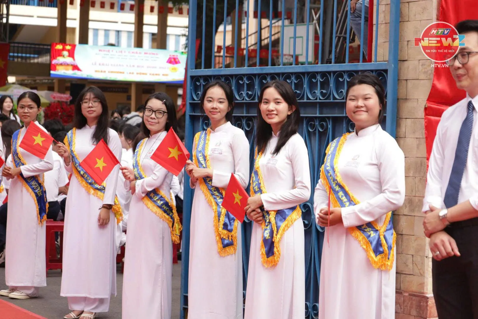 Khai giảng năm học 2026 - 2027 tại TP. Hồ Chí Minh: Năm học mới, khí thế mới, niềm tin mới - Ảnh 12. Khai giảng năm học 2026 - 2027 tại TP. Hồ Chí Minh: Năm học mới, khí thế mới, niềm tin mới - Ảnh 12.