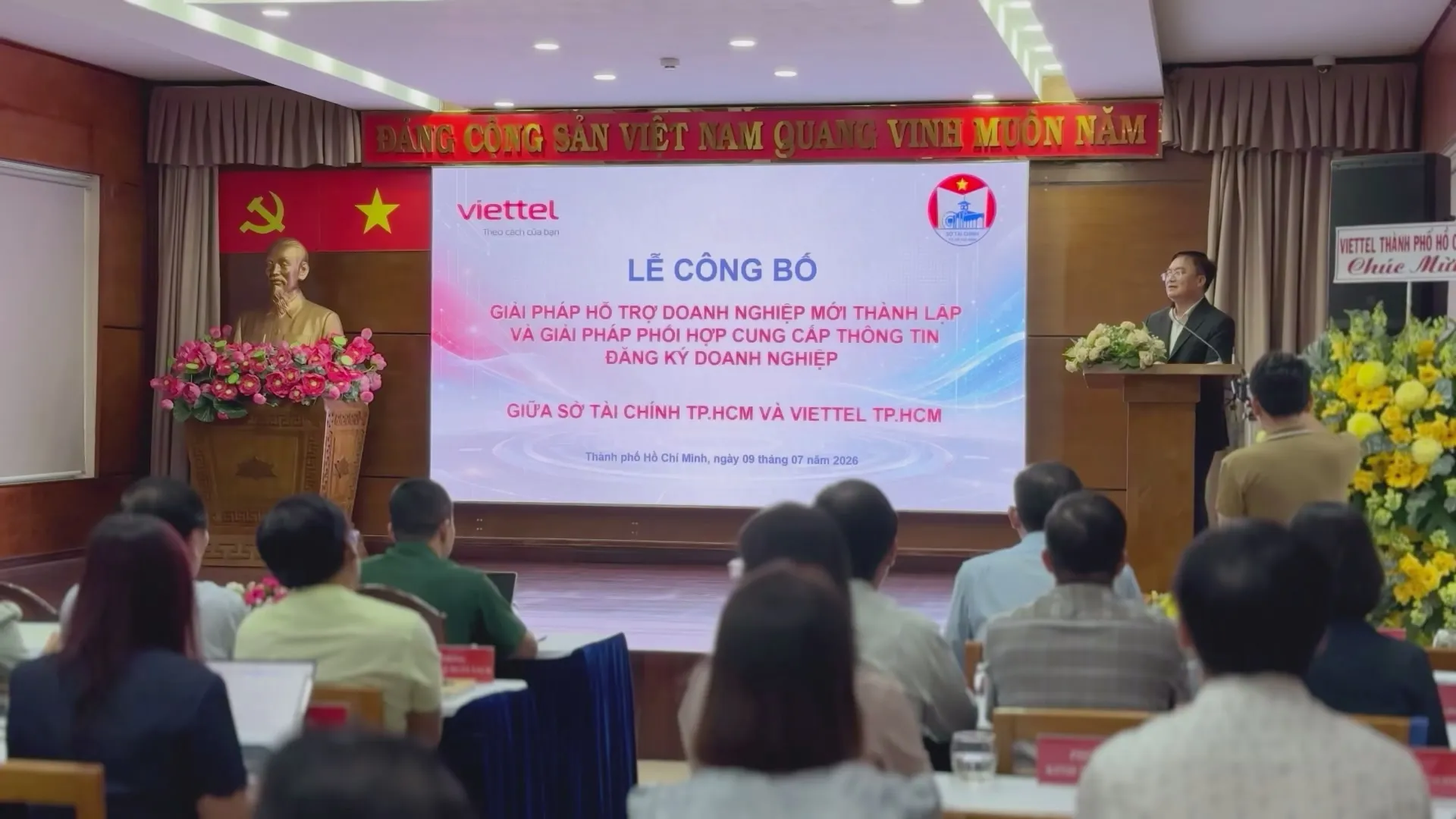 TP. Hồ Chí Minh triển khai đồng loạt nhiều chương trình hỗ trợ doanh nghiệp chuyển đổi số - Ảnh 1. TP. Hồ Chí Minh triển khai đồng loạt nhiều chương trình hỗ trợ doanh nghiệp chuyển đổi số - Ảnh 1.