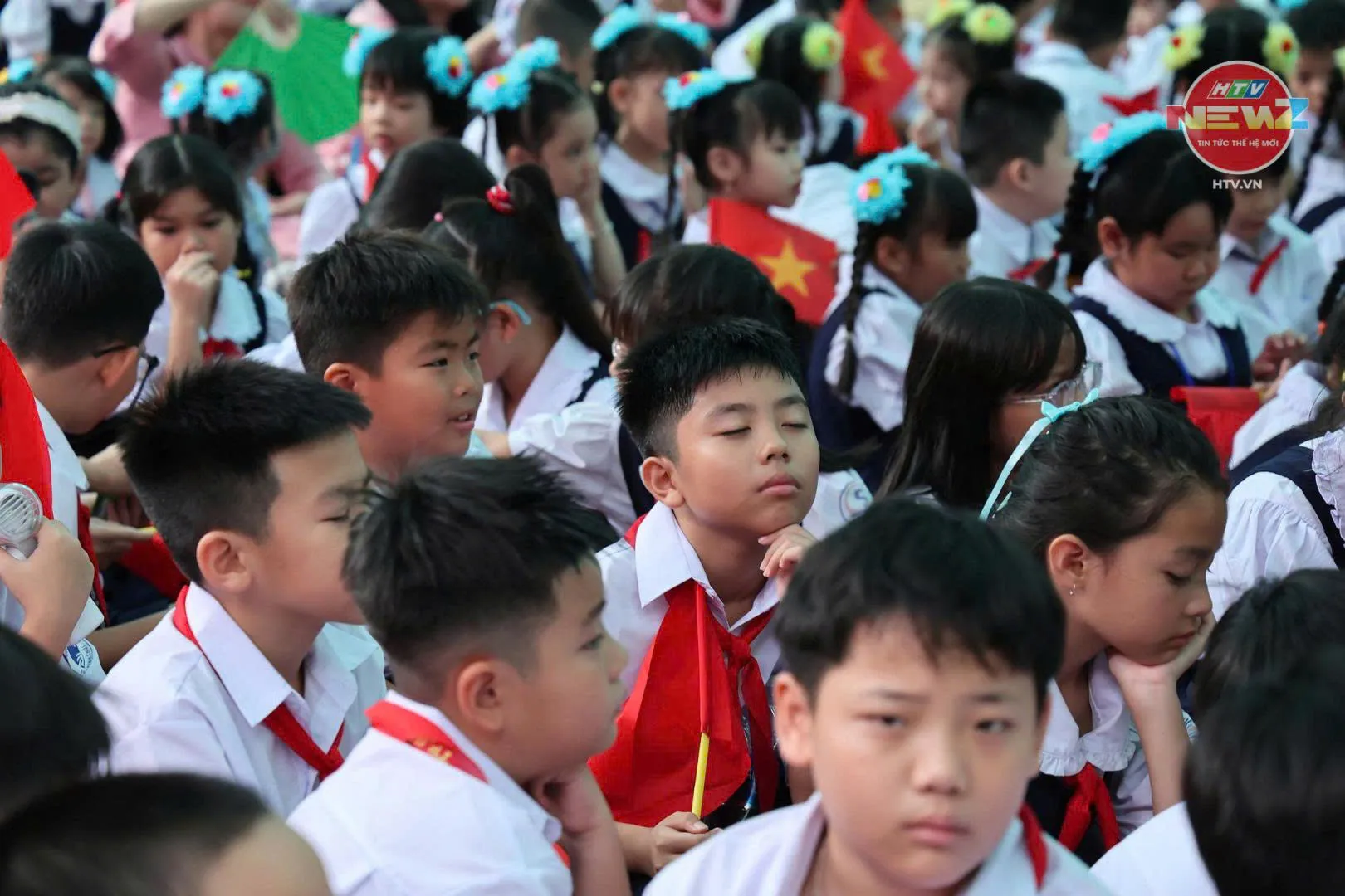 Những biểu cảm đáng yêu của học sinh trong ngày khai trường