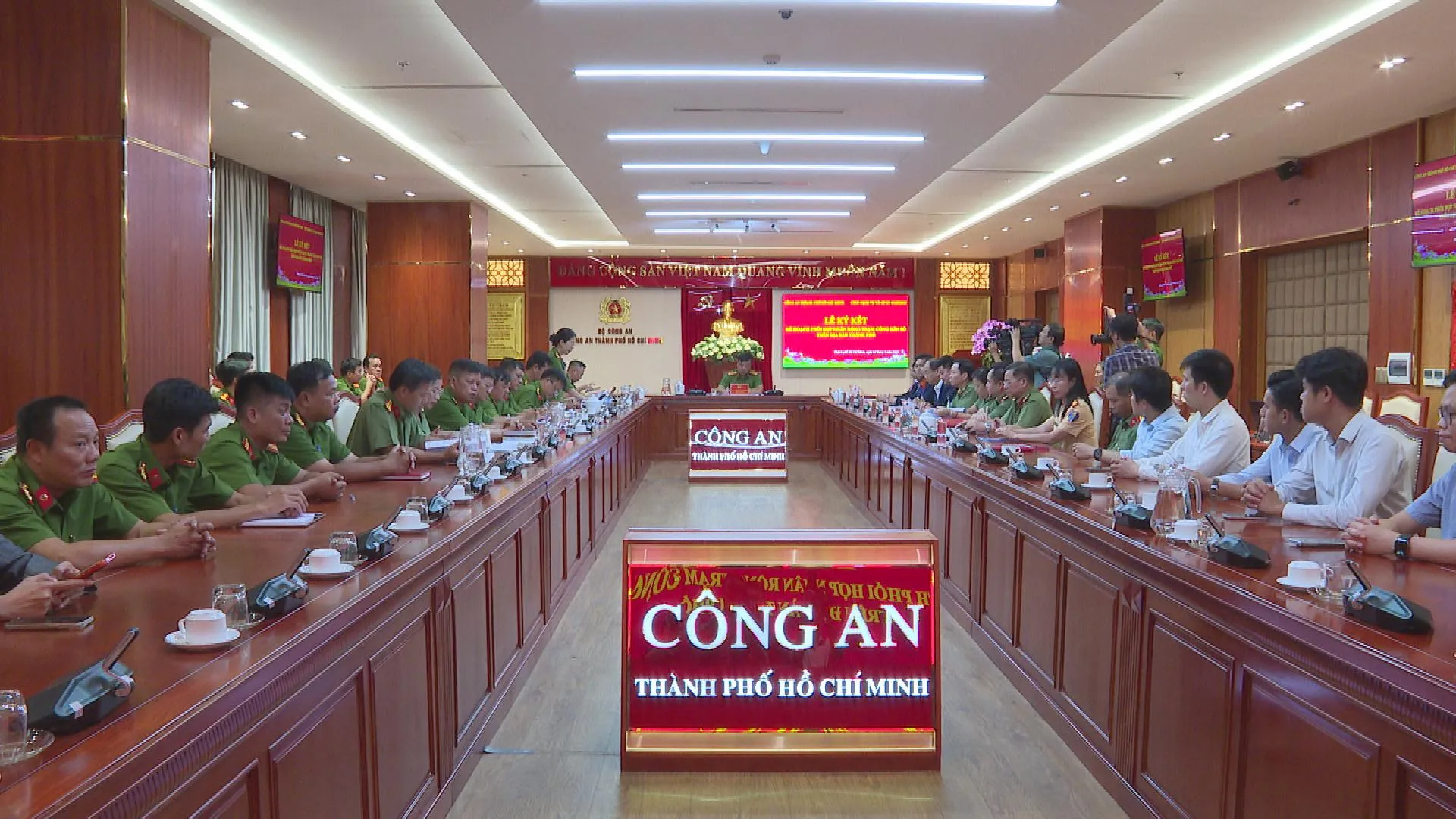 Mô hình trạm Công dân số vừa được Bộ công an công nhận là sáng kiến cải cách hành chính cấp Bộ trong năm 2026 tạo buổi lễ