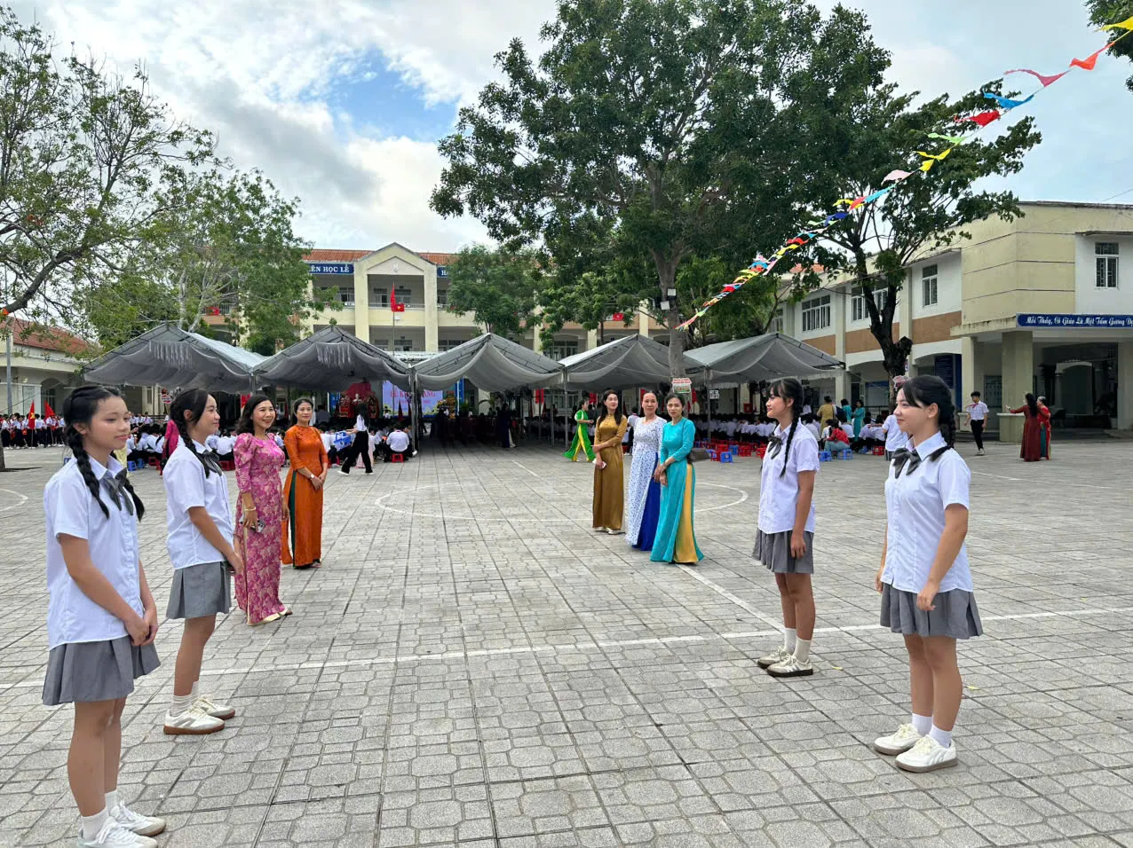 Khai giảng năm học 2026 - 2027 tại TP. Hồ Chí Minh: Năm học mới, khí thế mới, niềm tin mới - Ảnh 5. Khai giảng năm học 2026 - 2027 tại TP. Hồ Chí Minh: Năm học mới, khí thế mới, niềm tin mới - Ảnh 5.