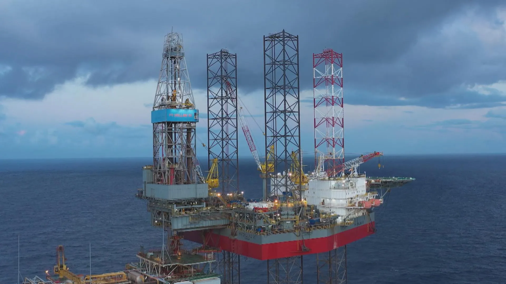 Tinh thần học tập và làm theo Bác được Vietsovpetro thể hiện qua sự nghiêm túc, đoàn kết và bền bỉ trong công việc mỗi ngày