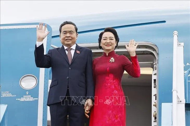 Chủ tịch Quốc hội Trần Thanh Mẫn và Phu nhân lên đường thăm chính thức Hàn Quốc, Mông Cổ Chủ tịch Quốc hội Trần Thanh Mẫn và Phu nhân lên đường thăm chính thức Hàn Quốc, Mông Cổ