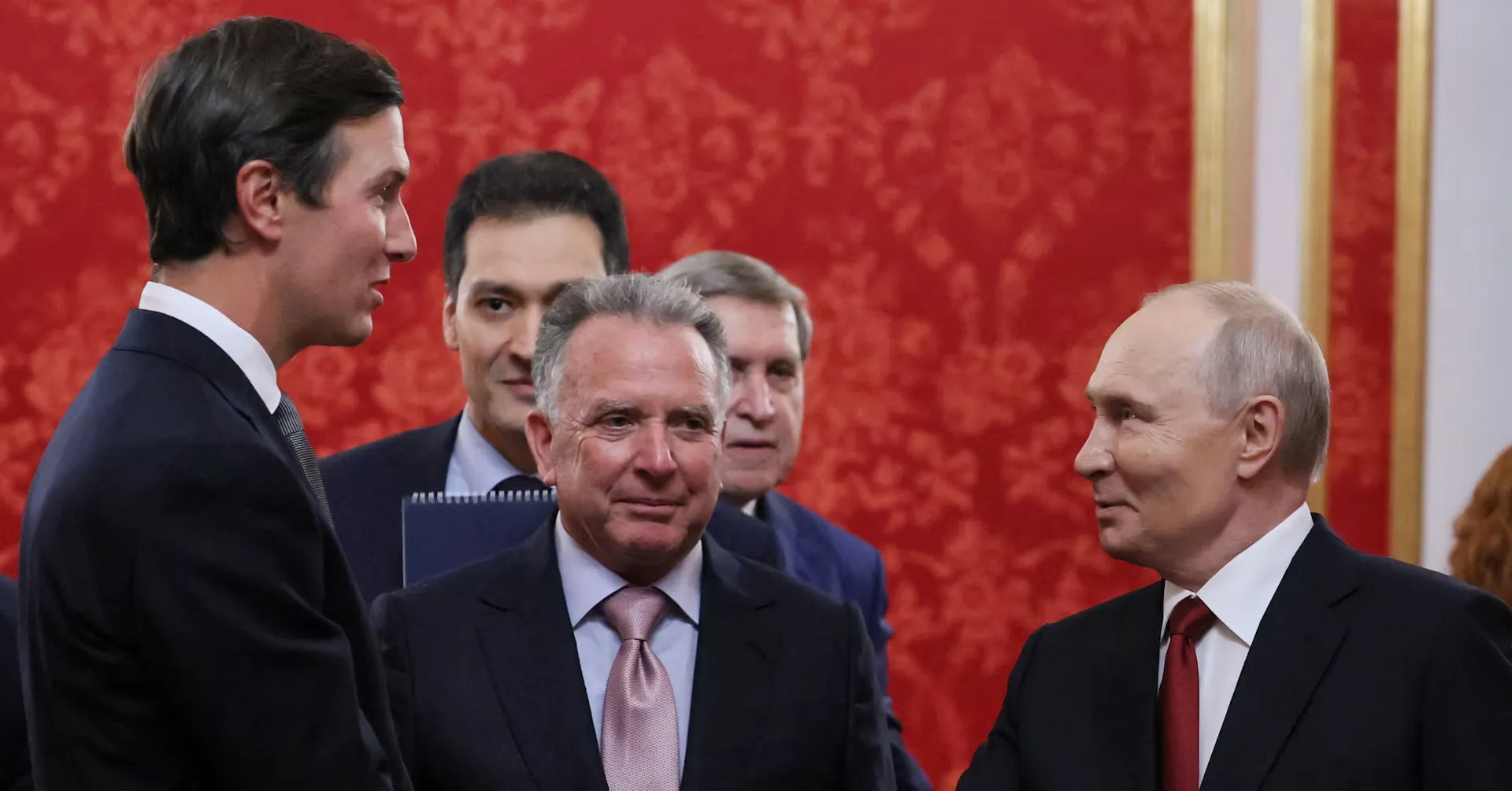 Tổng thống Putin gặp 2 đặc phái viên Mỹ, bàn về chấm dứt xung đột Ucraina- Ảnh 1.