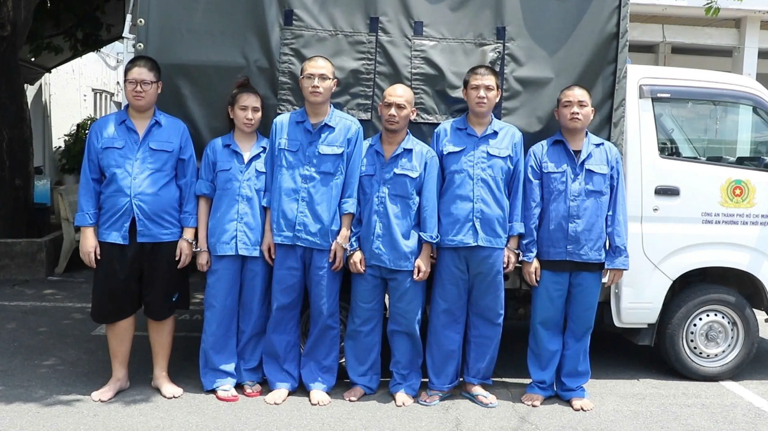 Khởi tố 6 bị can trong đường dây dựng hồ sơ vay mua ô tô rồi bán “xe ngân” - Ảnh 1. Khởi tố 6 bị can trong đường dây dựng hồ sơ vay mua ô tô rồi bán “xe ngân” - Ảnh 1.