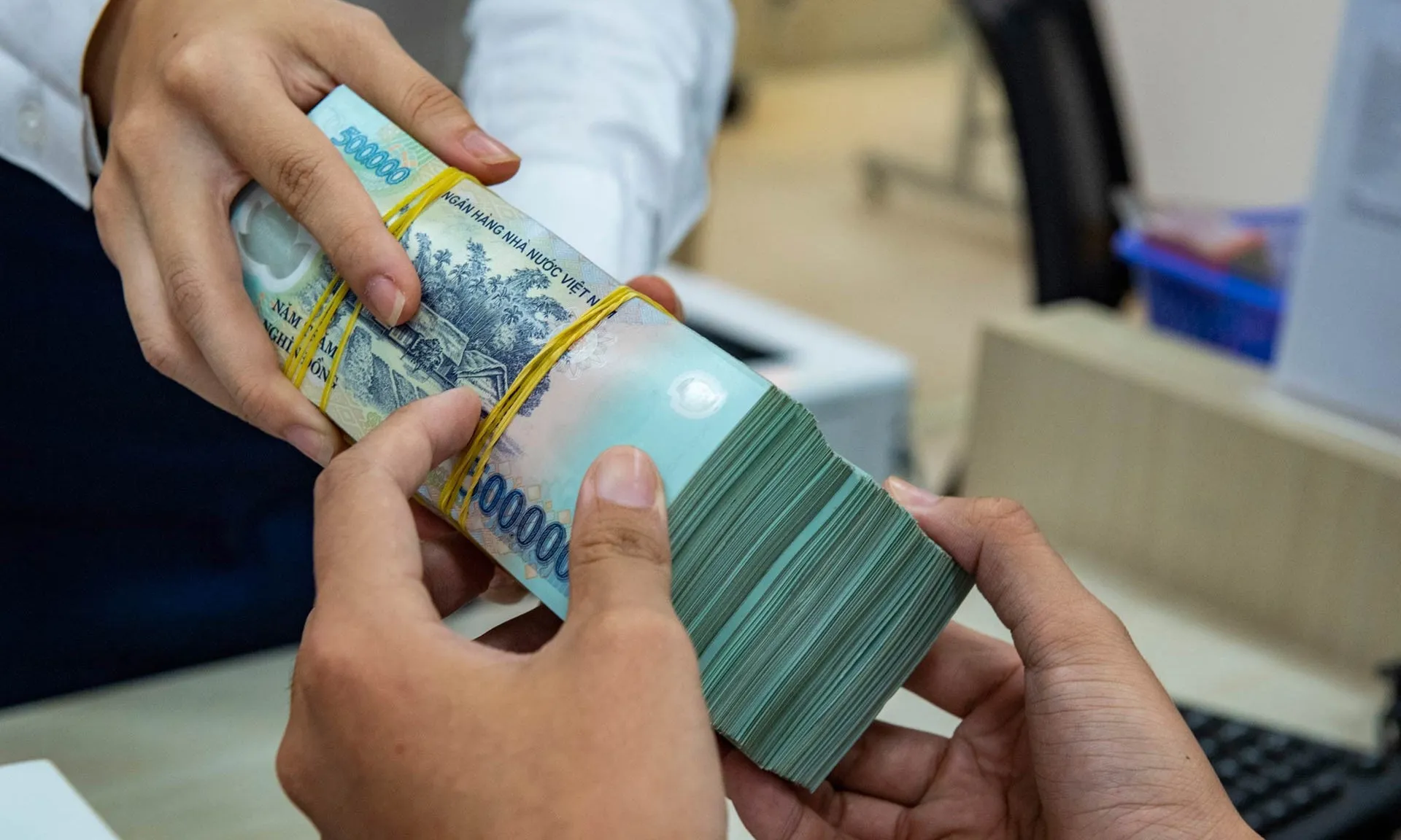 Lãi suất ngân hàng ngày 7/9: Các kỳ hạn từ 12-24 tháng vượt 7%/năm
