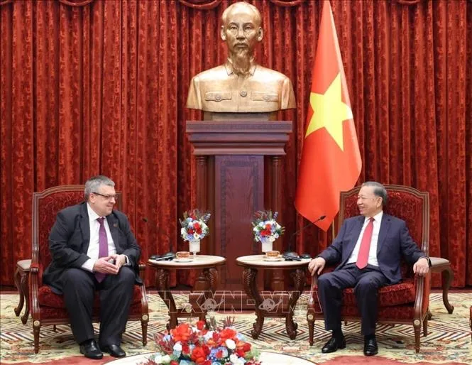 Tổng Bí thư, Chủ tịch nước Tô Lâm trả lời phỏng vấn của Hãng thông tấn TASS (LB Nga) (Ảnh: Thống Nhất/TTXVN)