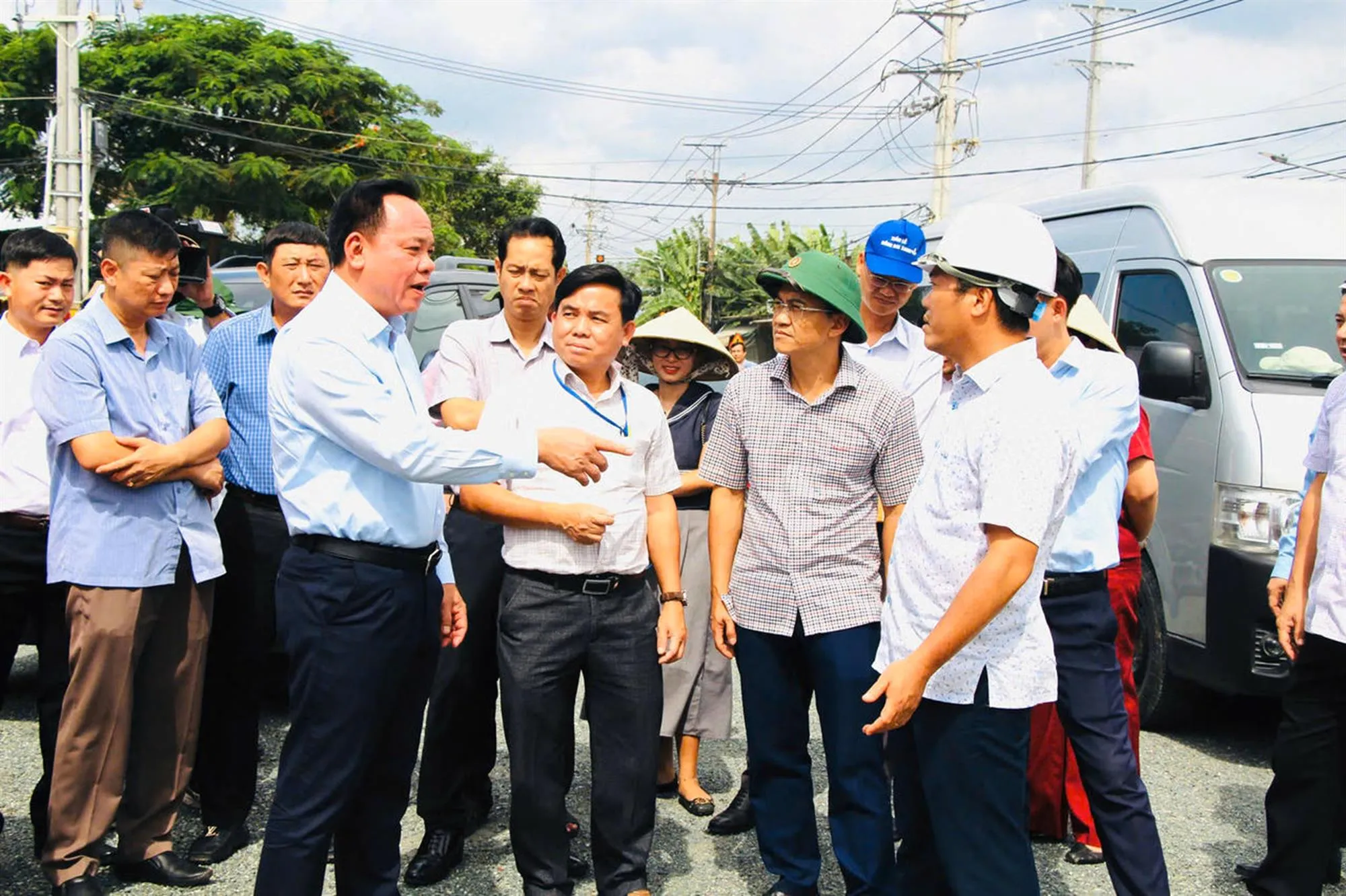 Với khu vực còn vướng mặt bằng, TP Đồng Nai tăng cường công tác dân vận, tổ chức đối thoại để người dân hiểu rõ - Ảnh Tiến Dũng - PLO