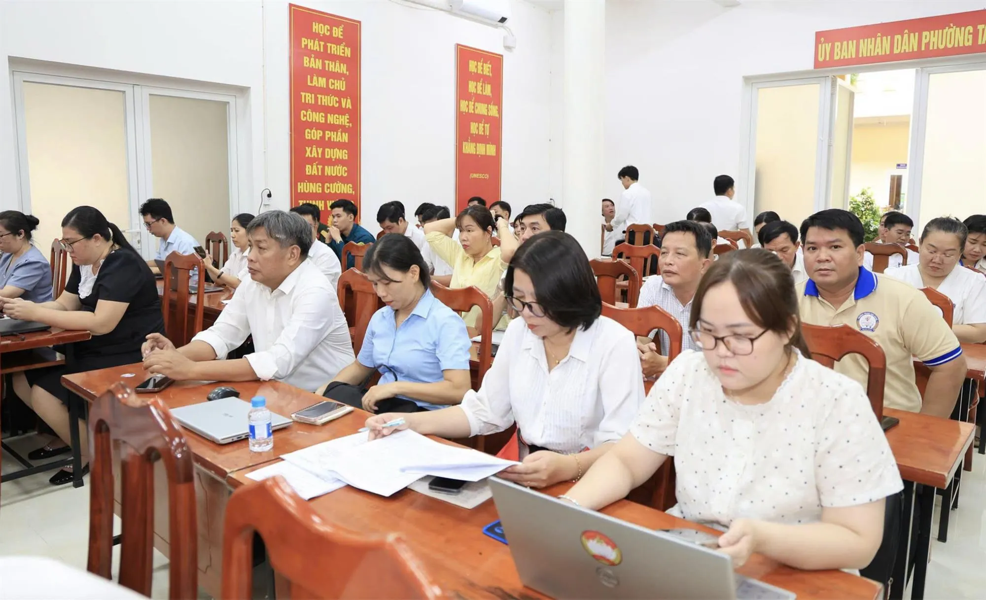 Đảng ủy phường Tam Bình tổ chức tập huấn triển khai phần mềm đánh giá, xếp loại quý 3 năm 2026 - Ảnh: Lan Thanh - SGGP