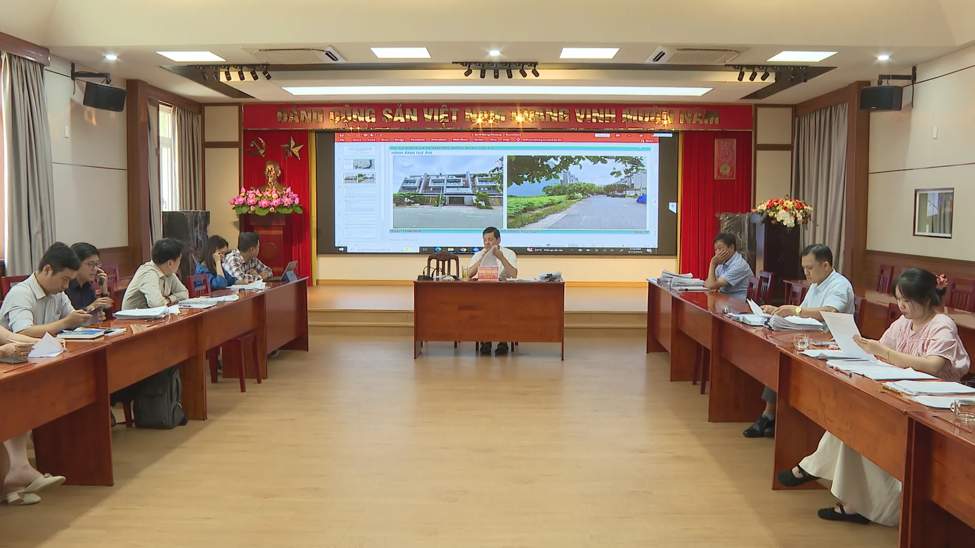 Hoàn thiện pháp lý, đón sóng đầu tư bất động sản - Ảnh 1. Hoàn thiện pháp lý, đón sóng đầu tư bất động sản - Ảnh 1.