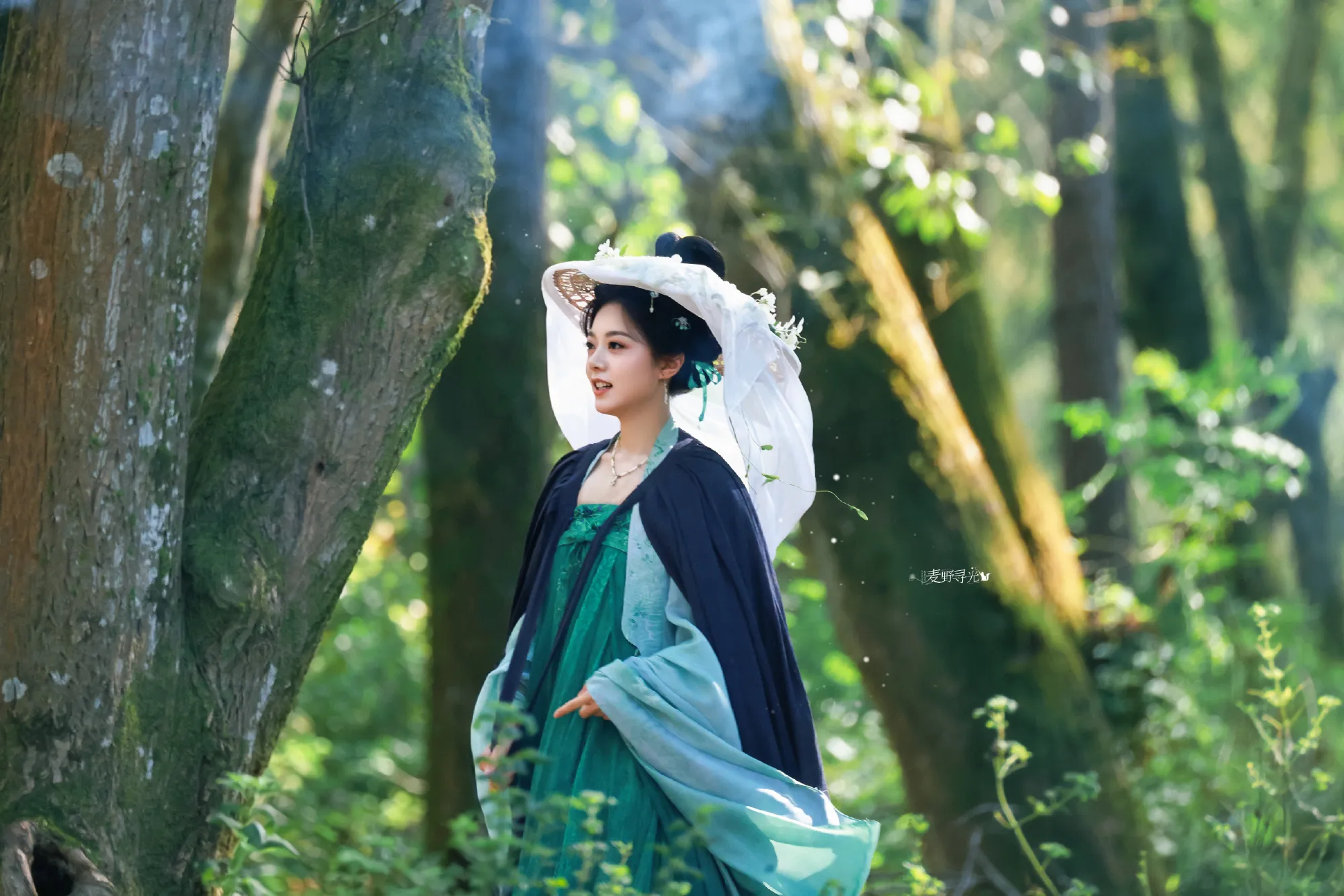 Tạo hình xinh đẹp, thanh tao, thoát tục
