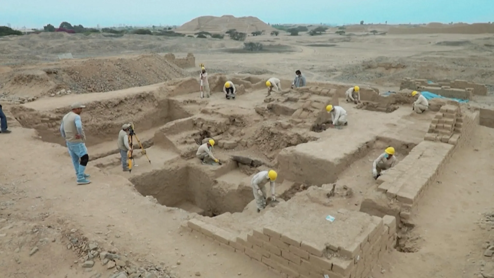 Peru: Phát hiện khu mộ cổ 500 năm tuổi - Ảnh 1.