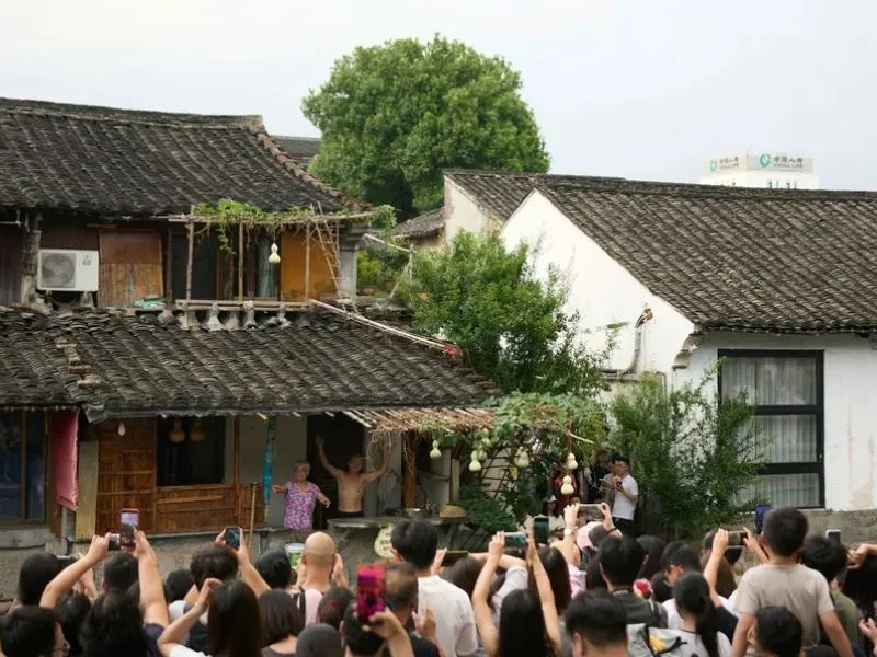 voh-cu-ong-chat-bo-gian-bau-1