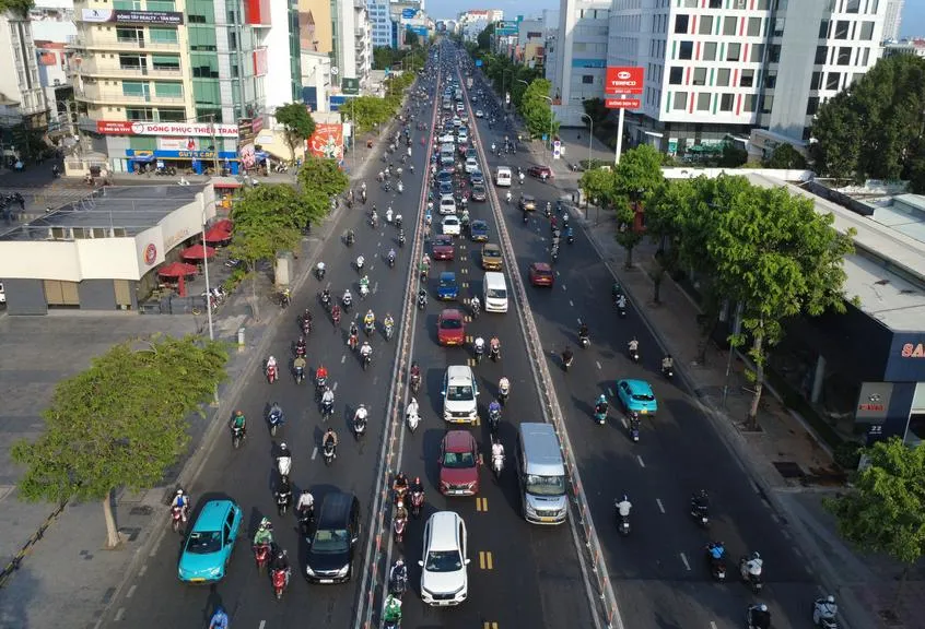 duong-cong-hoa-to-chuc-lai-giao-thong_20260910212131