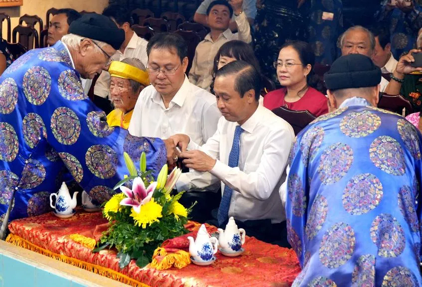 ong-huynh-thanh-nhan-nghi-thuc-moi-moi-ruou_20260910134612