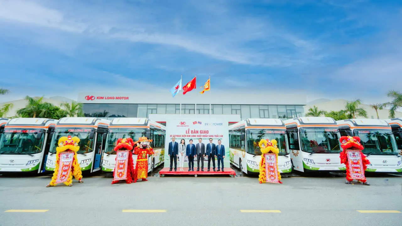 KIM LONG MOTOR bàn giao lô 9 xe city buýt thuần điện KIMLONGB30-EV cho Công ty TNHH INNOPOWER (Thái Lan) 2