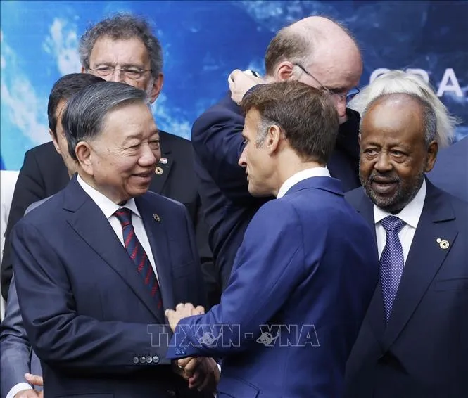 Tổng Bí thư, Chủ tịch nước Tô Lâm và Tổng thống Pháp Emmanuel Macron. Ảnh: Thống Nhất/ TTXVN