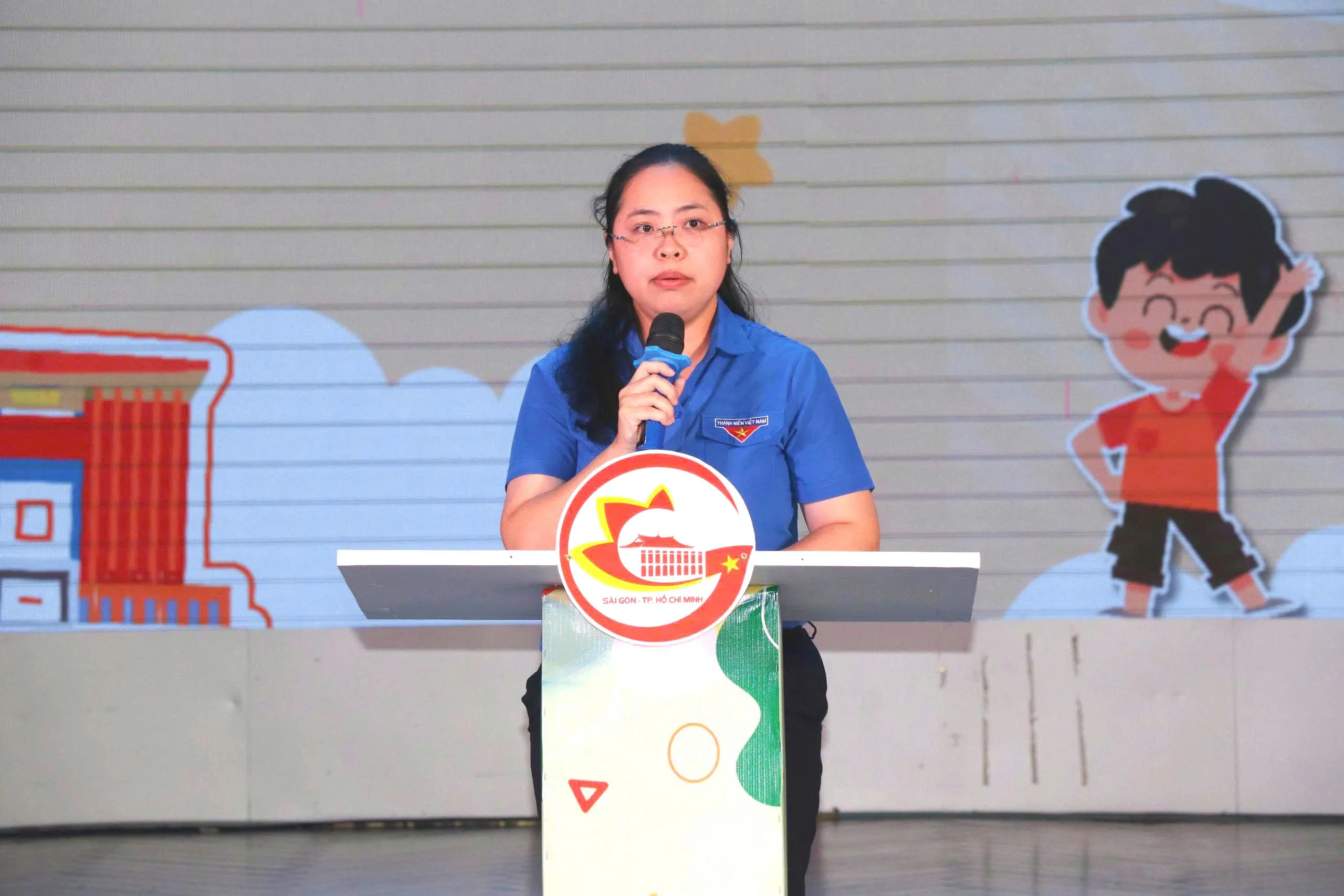 Chị Trịnh Thị Hiền Trân, Phó Bí thư Thành Đoàn, Chủ tịch Hội đồng Đội TPHCM, Phó Ban thường trực Ban Chỉ đạo đánh giá kết quả hoạt động hè - Ảnh Bá Nam