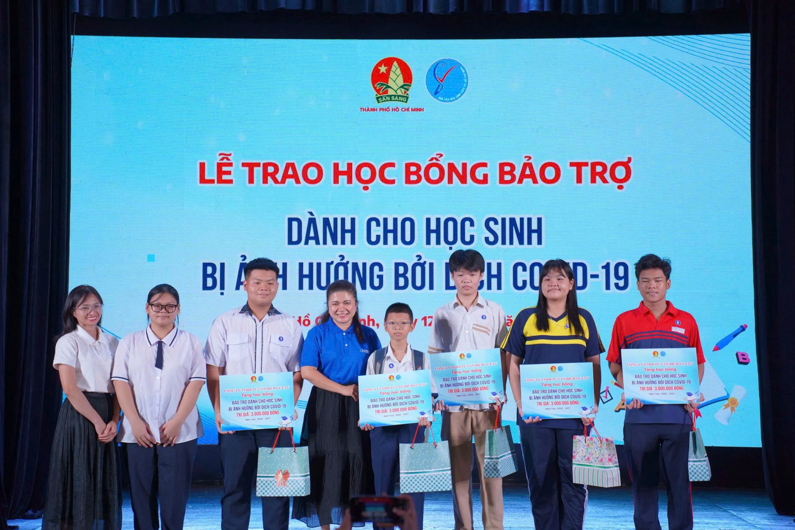 Doanh nghiệp đồng hành cùng các bạn học sinh qua từng năm học trên hành trình trưởng thành - Ảnh BTC cung cấp