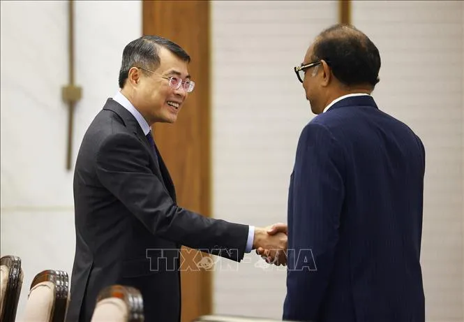Thủ tướng Lê Minh Hưng tiếp ông Grandhi Mallikarjuna Rao, Chủ tịch Tập đoàn GMR của Ấn Độ. Ảnh: Dương Giang/TTXVN