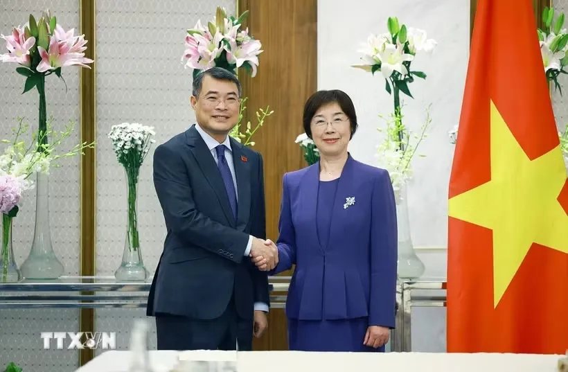 AIIB cam kết tiếp tục đồng hành cùng Việt Nam phát triển cơ sở hạ tầng bền vững - Ảnh 1.