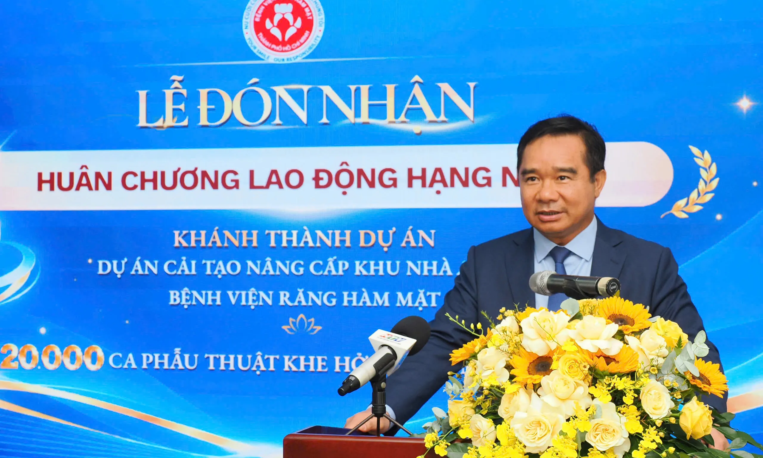Chủ tịch UBND TPHCM: Khoa học có phát triển đến đâu, lòng nhân ái của y bác sĩ vẫn là quan trọng nhất