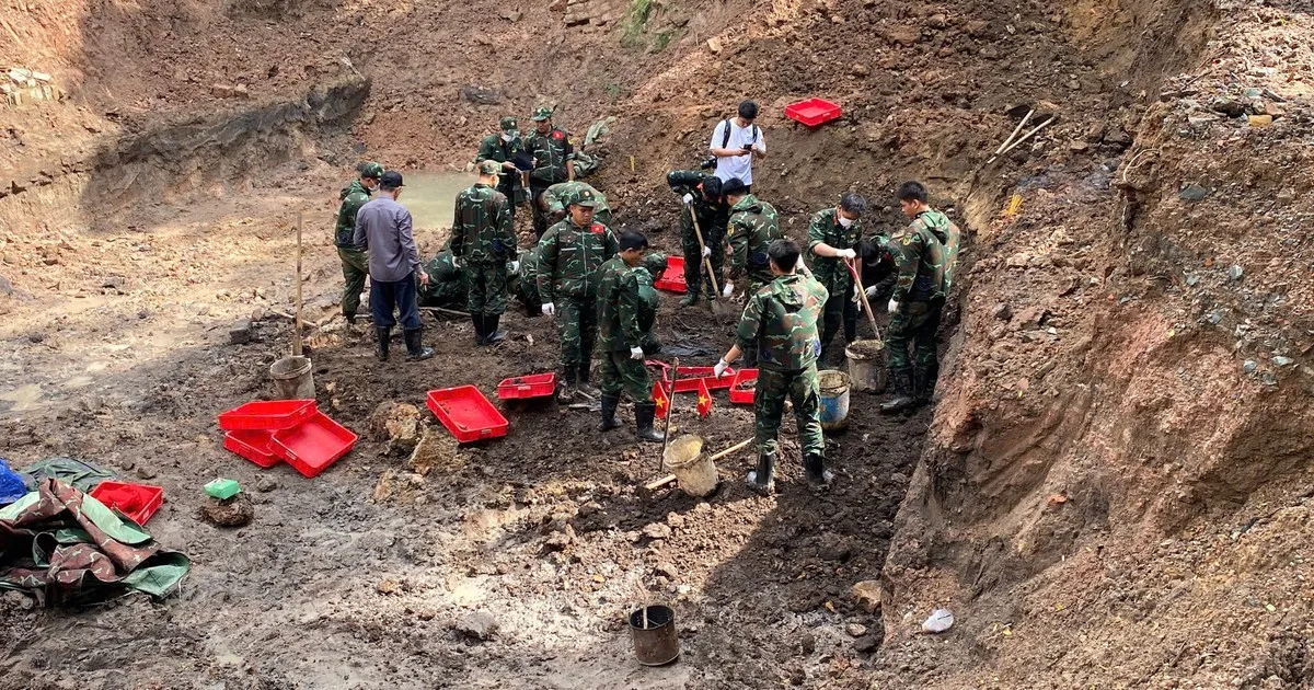 Quy tập thêm 11 hài cốt liệt sĩ tại rãnh thứ 2 (Khu A)