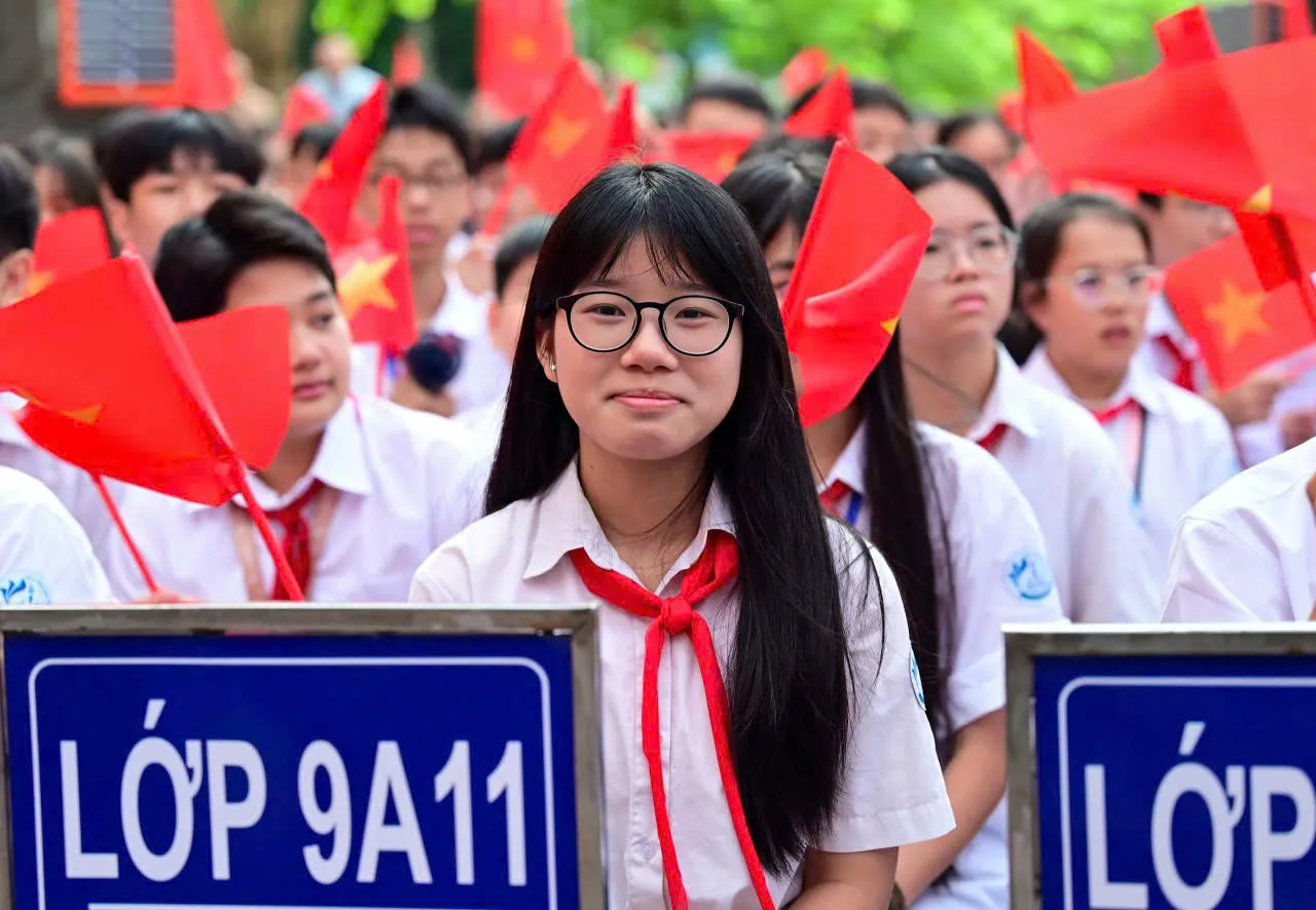 Học sinh Trường THCS Trần Duy Hưng, Hà Nội - Ảnh: Đỗ Trung - SGGP 