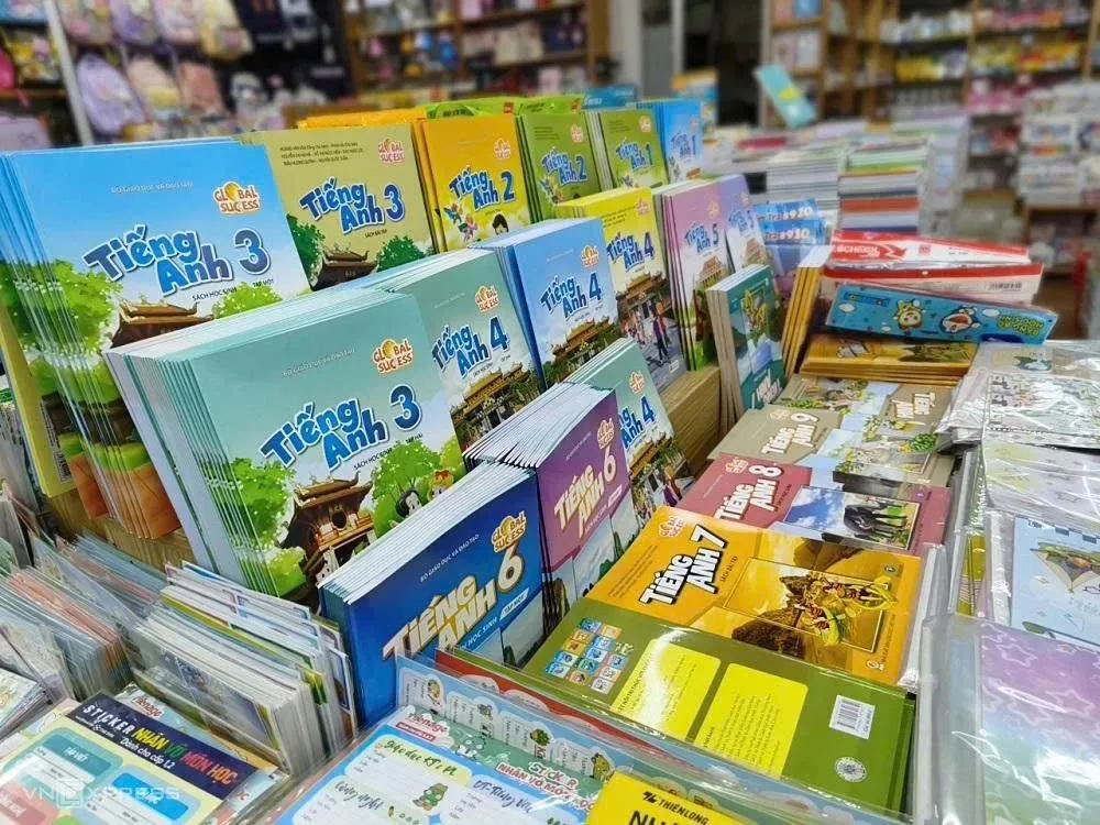 Bộ GD-ĐT đang triển khai rà soát, điều chỉnh tổng thể Chương trình giáo dục phổ thông và sách giáo khoa -  Ảnh: Lâm Nguyên - SGGP