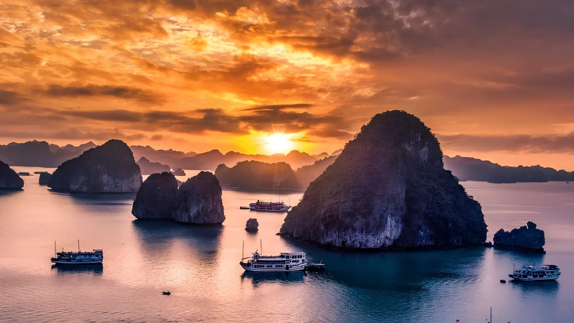 Từ vịnh Hạ Long nước biển xanh ngắt đến non thiêng mây phủ, l ắng nghe trầm tích ngàn năm nơi cổ tự Quỳnh Lâm, Ngọa Vân