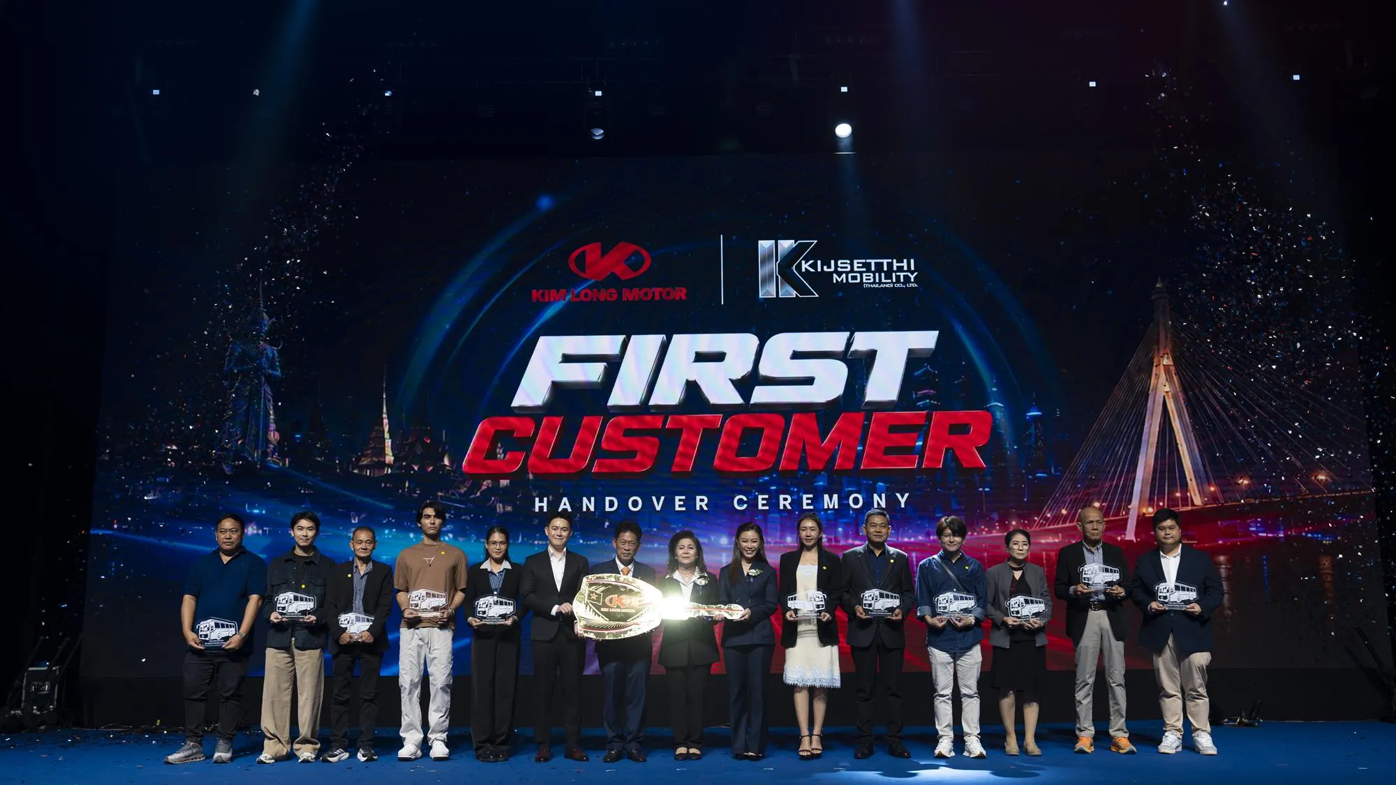 KIM LONG MOTOR và KIJSETTHI MOBILITY chính thức bàn giao những chiếc xe bus KIM LONG đầu tiên đến khách hàng tại thị trường Thái Lan.