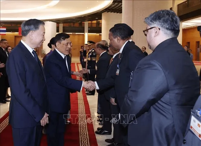 Tổng Bí thư, Chủ tịch nước Tô Lâm chủ trì Lễ đón chính thức Nhà vua Vương quốc Thái Lan và Hoàng hậu - Ảnh 1.