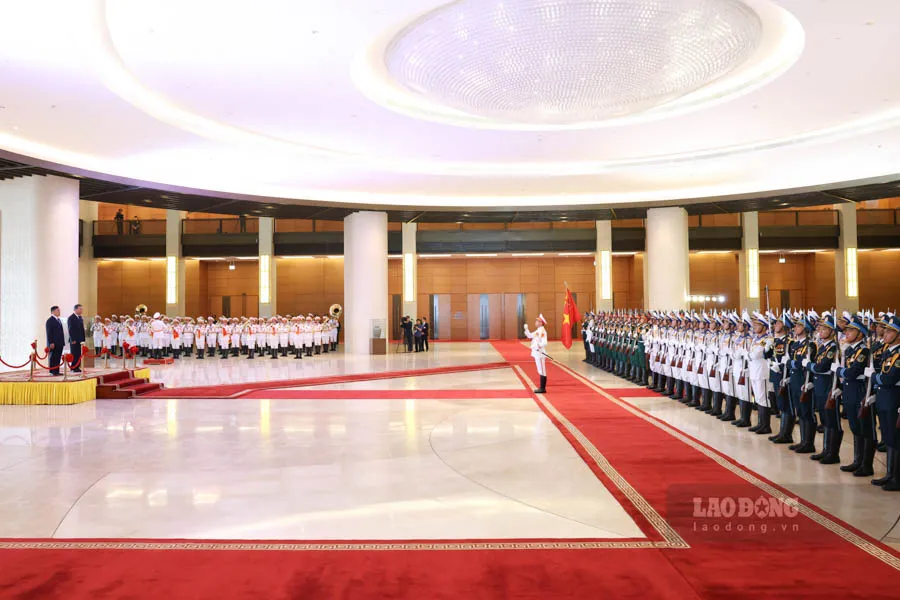 Lễ đón chính thức Nhà vua Thái Lan Maha Vajiralongkorn Phra Vajiraklaochaoyuhua và Hoàng hậu thăm cấp Nhà nước tới Việt Nam được tổ chức trọng thể tại Nhà Quốc hội (Hà Nội) - Ảnh: Hải Nguyễn - Lao Động